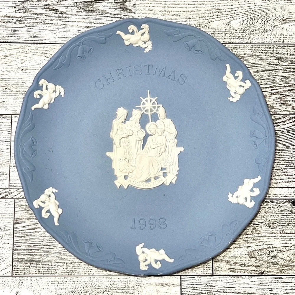 Wedgwood 1998 Japsperware Christmas Plate Adoration